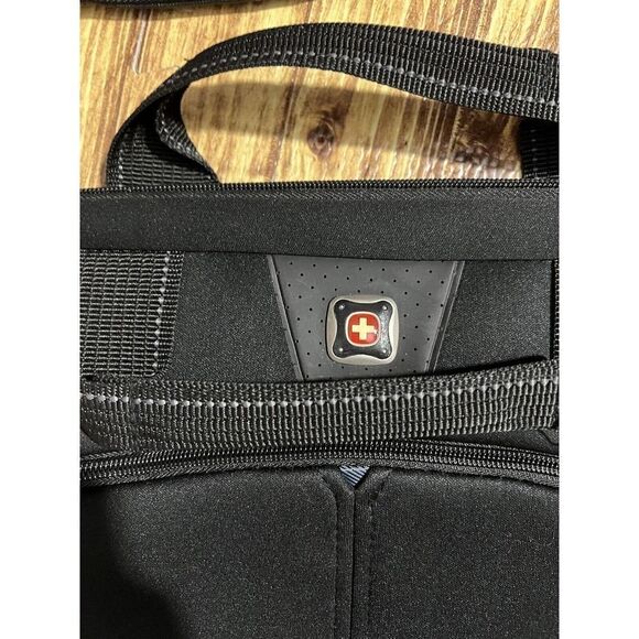 Swiss Gear Computer Messenger Laptop Bag The Sherpa - Picture 2 of 8